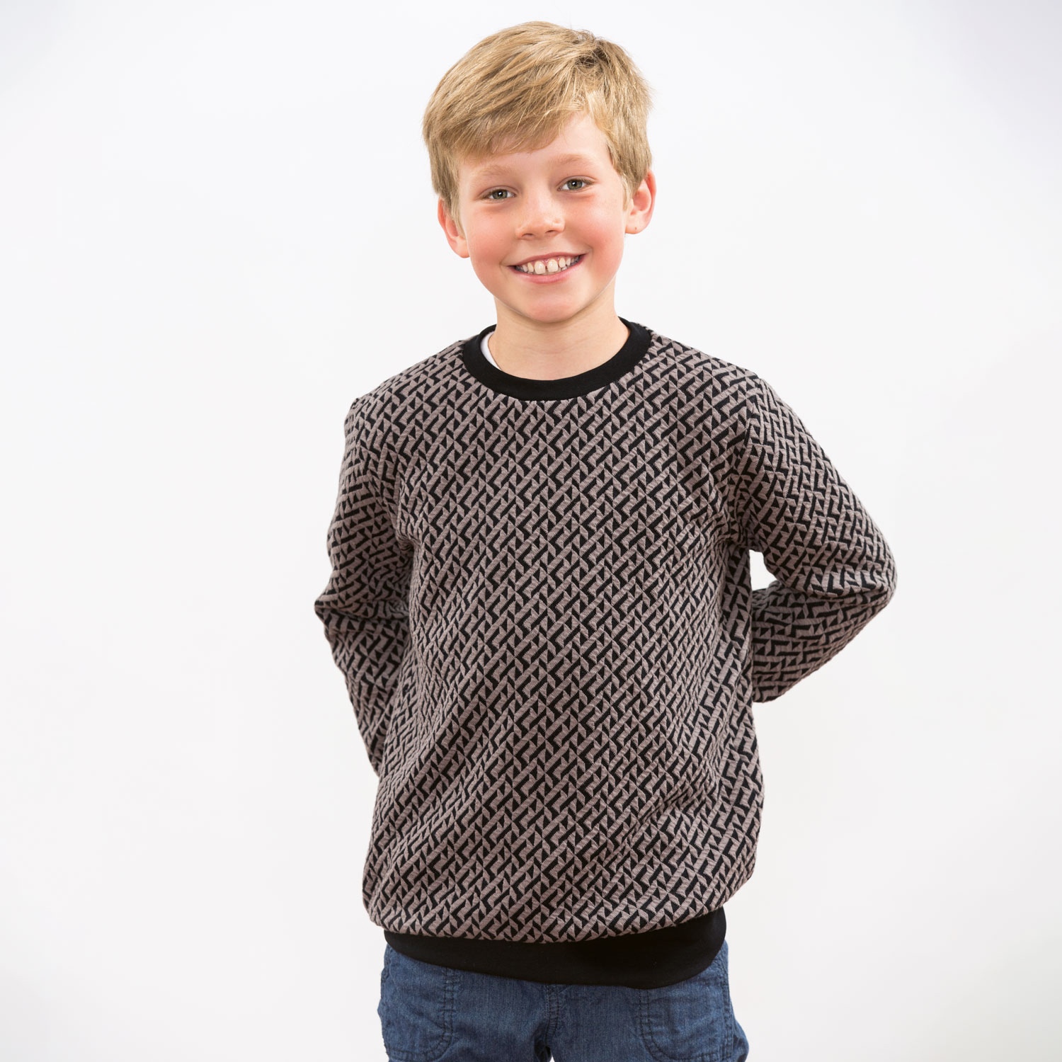 Выкройка Детский свитер на мальчика Размеры на рост 98-164 см Вам потребуется: Джерси 50/115/130 см (до размера 116/140/164) На манжеты 30 см